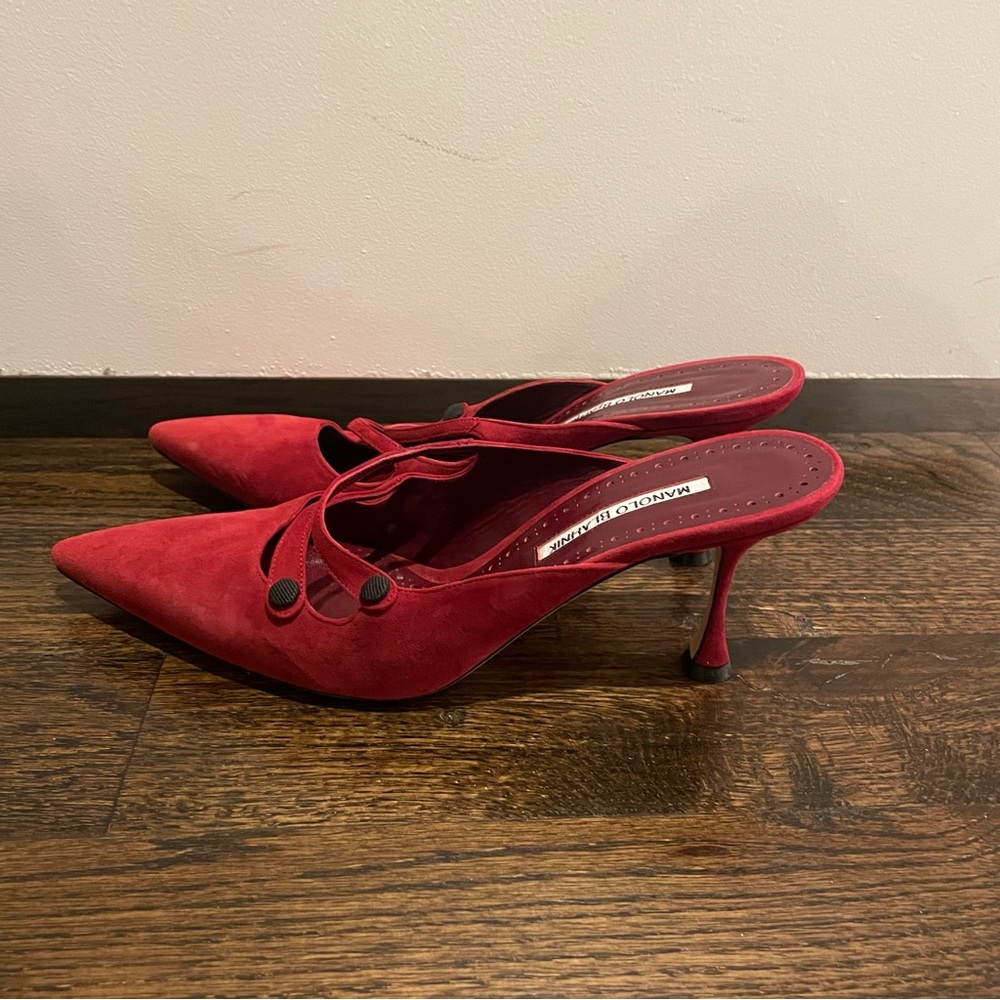 • MANOLO BLAHNIK RED SUEDE HEELED MULES •